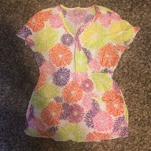 Really fun firework Koi scrub top size small